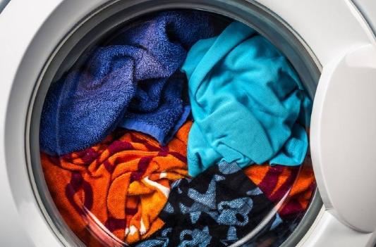 Is liquid or powder detergent better for washing machine