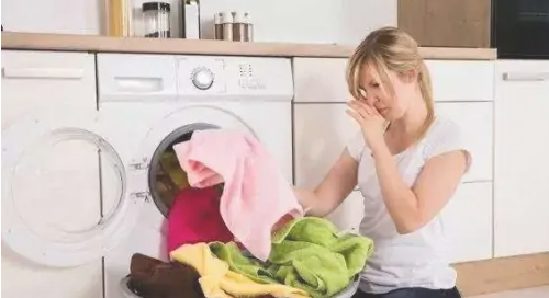How to get mildew smell out of clothes