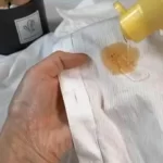 How to remove oil stains from shirt？