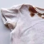 How to remove tough stains from clothes at home?