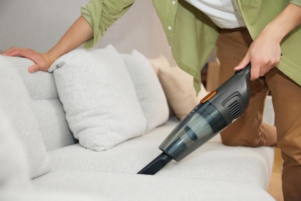 prepare a vacuum cleaner to clean the surface after it is fluffy