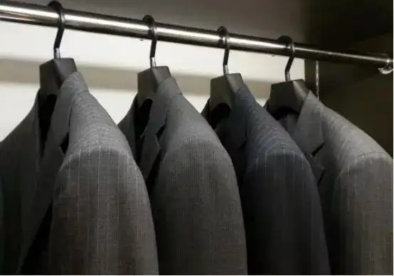 How to wash a suit in the washing machine