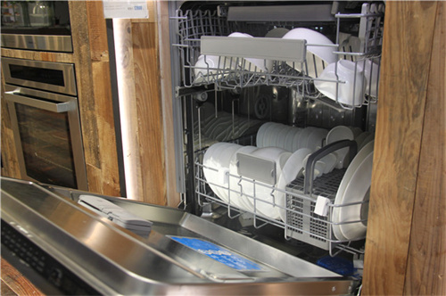 Where to put liquid detergent in dishwasher